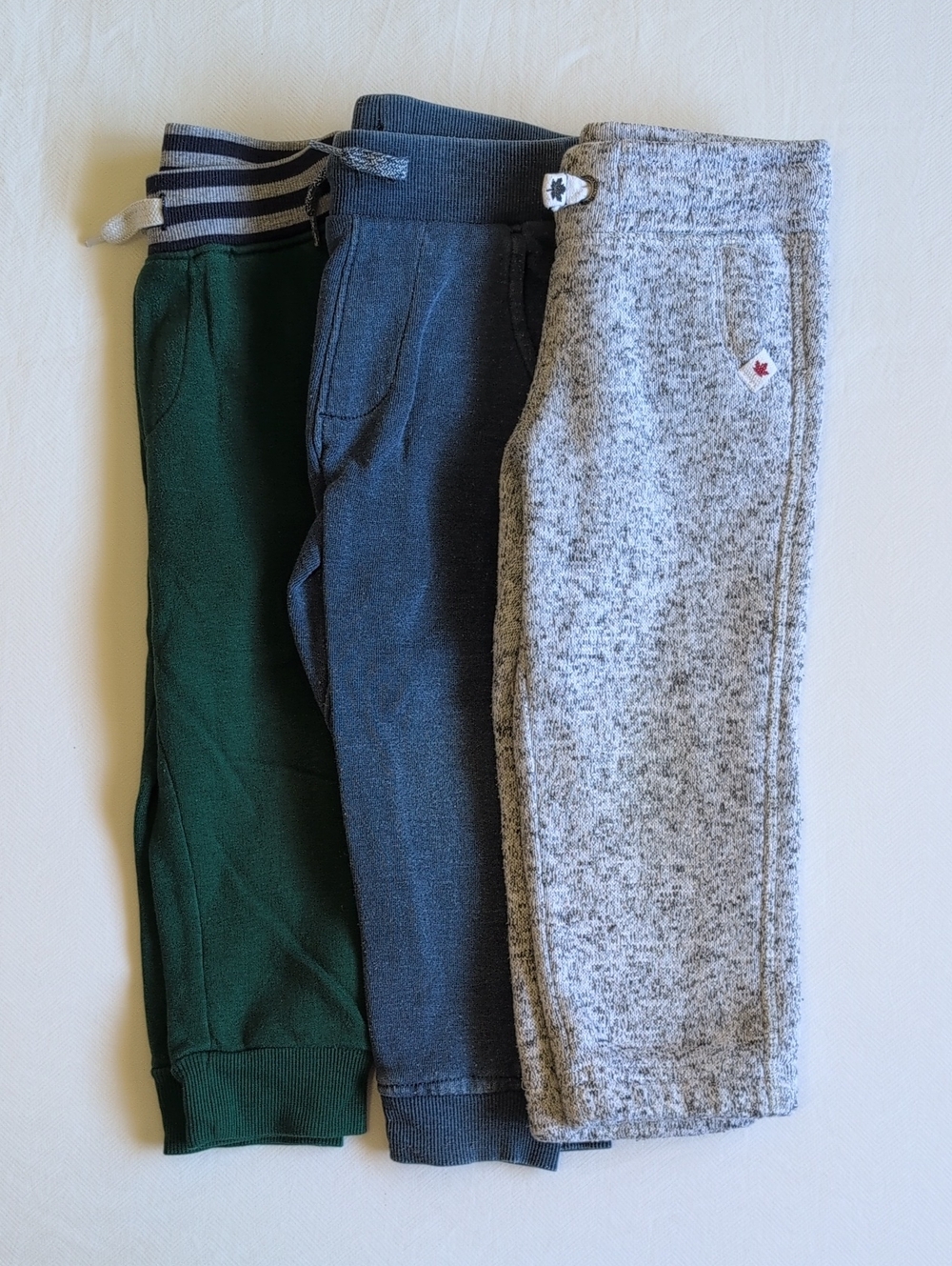 Boys Jogger Bundle 3-Pack Size 2T Canadiana Old Navy Fleece Pants